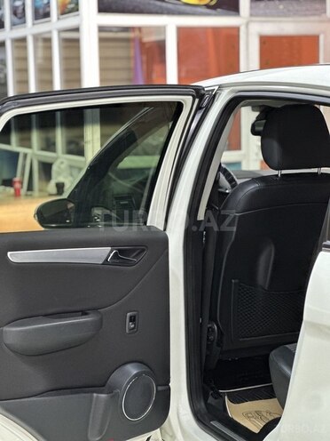 Mercedes B 170-27