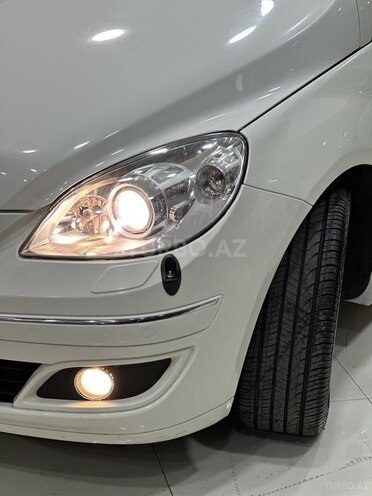 Mercedes B 170-21