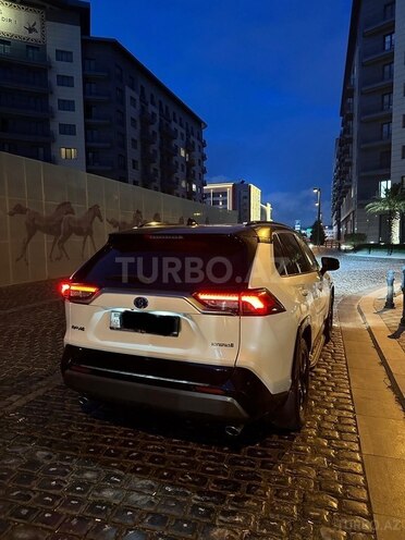 Toyota RAV4-5