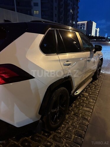 Toyota RAV4-10