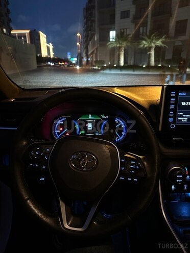 Toyota RAV4-7