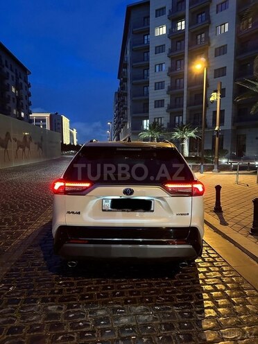 Toyota RAV4-6