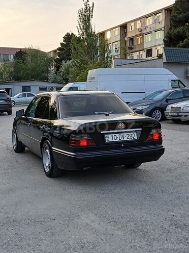 Mercedes E 220 1995, 56,321 km - 2.2 l - Sumqayıt
