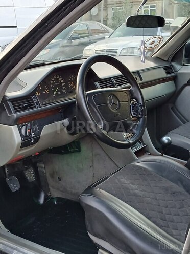 Mercedes E 220 1995, 56,321 km - 2.2 l - Sumqayıt