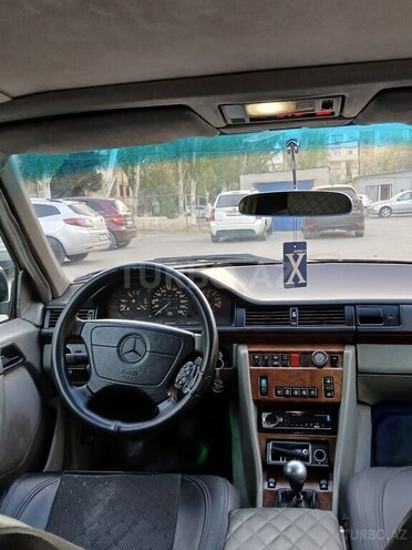 Mercedes E 220 1995, 56,321 km - 2.2 l - Sumqayıt