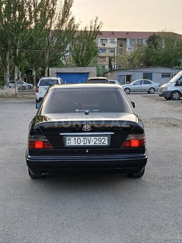 Mercedes E 220 1995, 56,321 km - 2.2 l - Sumqayıt