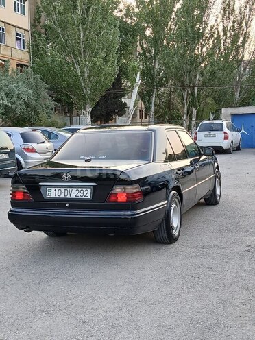 Mercedes E 220 1995, 56,321 km - 2.2 l - Sumqayıt