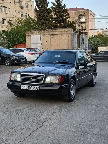 Mercedes E 220 1995, 56,321 km - 2.2 l - Sumqayıt