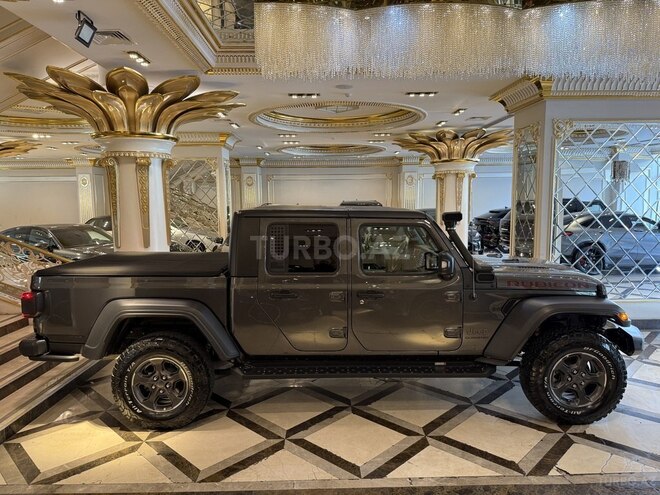 Jeep Gladiator-5