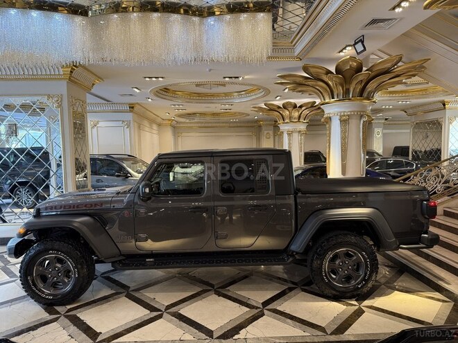 Jeep Gladiator-4