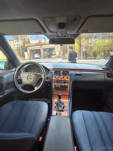 Mercedes E 200 1995, 450,000 km - 2.0 l - Bakı