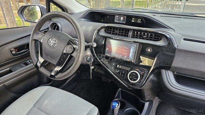 Toyota Aqua 2019, 274,270 km - 1.5 л - Bakı