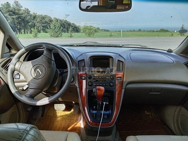 Lexus RX 300 2002, 350,000 km - 3.0 l - Qax