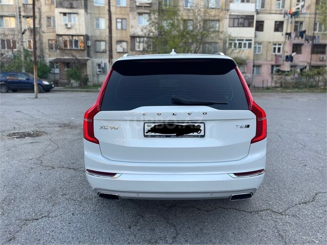 Volvo XC90-8