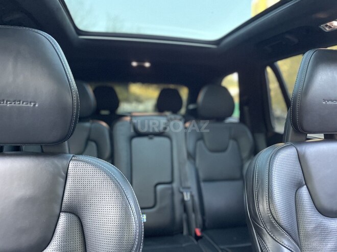 Volvo XC90-11