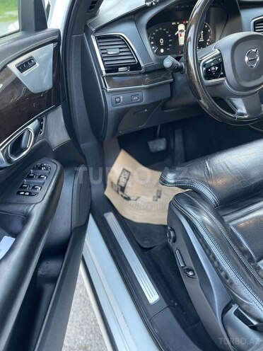 Volvo XC90-12