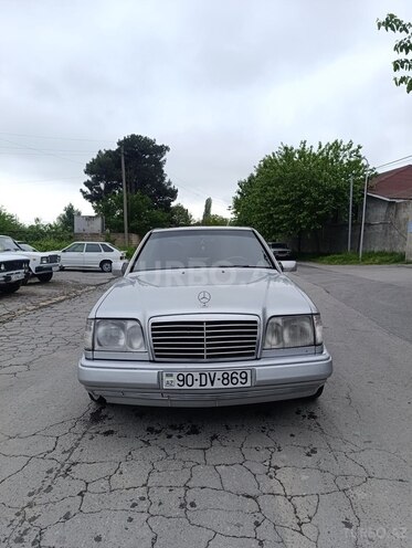 Mercedes E 250 1995, 460,000 km - 2.5 l - Şəki