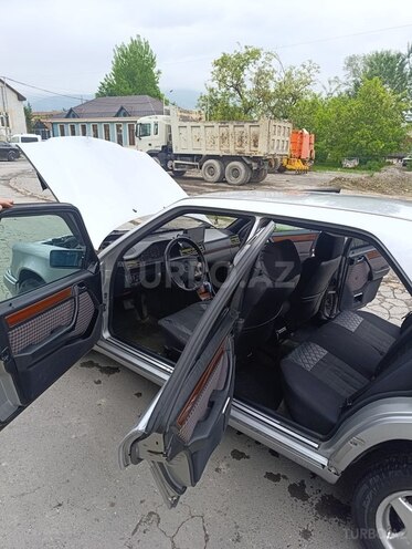 Mercedes E 250 1995, 460,000 km - 2.5 l - Şəki