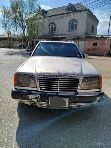 Mercedes E 250 1987, 356,760 km - 2.5 l - Bakı