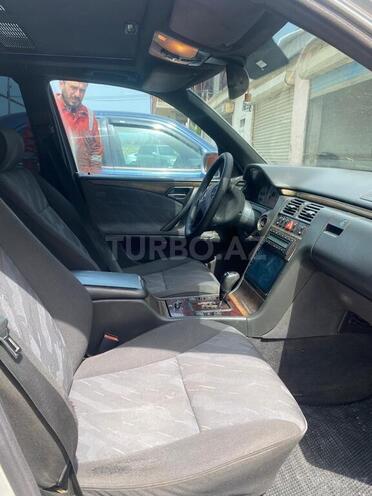 Mercedes E 220 d 1999, 355,000 km - 2.2 л - Bakı