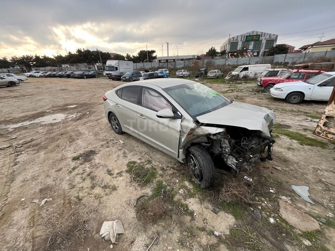 Hyundai Avante 2015, 118,070 km - 1.6 l - Bakı