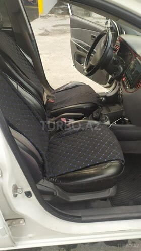 Kia Rio 2011, 240,735 km - 1.4 l - Şəki