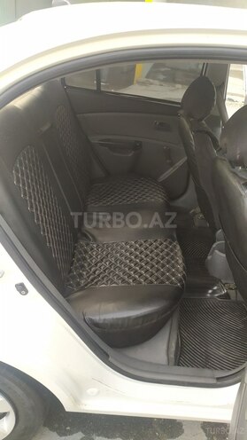 Kia Rio 2011, 240,735 km - 1.4 l - Şəki