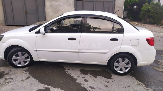 Kia Rio 2011, 240,735 km - 1.4 l - Şəki