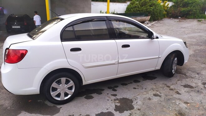 Kia Rio 2011, 240,735 km - 1.4 l - Şəki