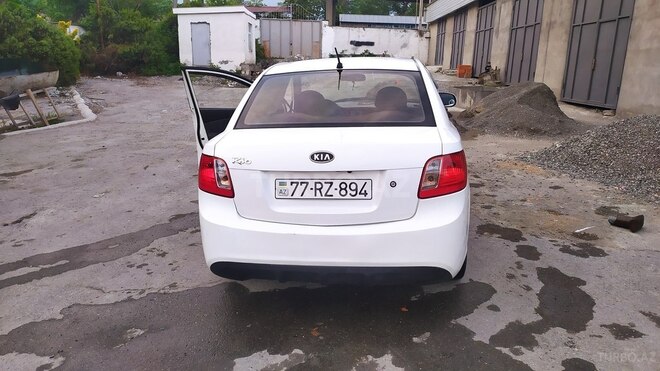 Kia Rio 2011, 240,735 km - 1.4 l - Şəki