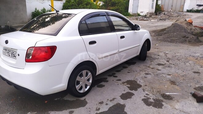 Kia Rio 2011, 240,735 km - 1.4 l - Şəki