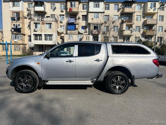 Mitsubishi L200 2013, 386,000 km - 2.5 l - Sumqayıt
