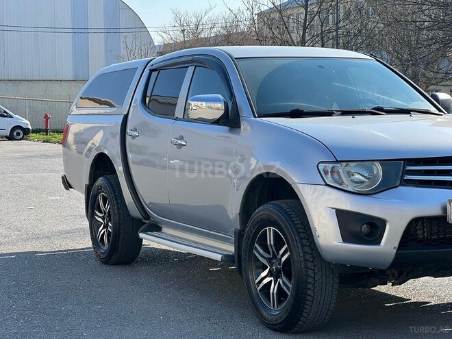 Mitsubishi L200 2013, 386,000 km - 2.5 l - Sumqayıt