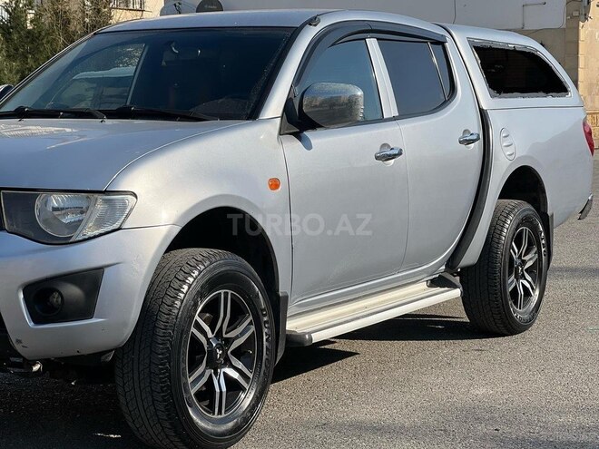 Mitsubishi L200 2013, 386,000 km - 2.5 l - Sumqayıt