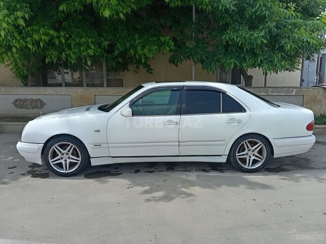 Mercedes E 230 1996, 111,111 km - 2.3 l - Sabirabad
