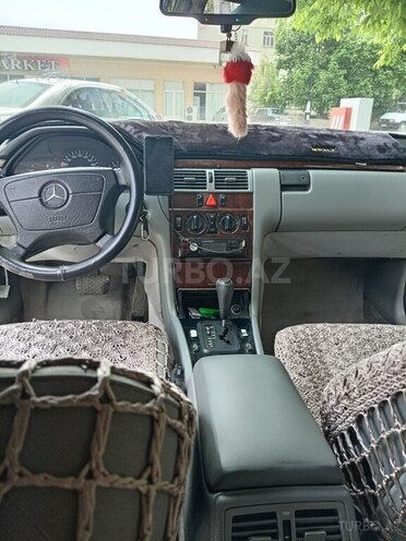 Mercedes E 230 1996, 111,111 km - 2.3 l - Sabirabad