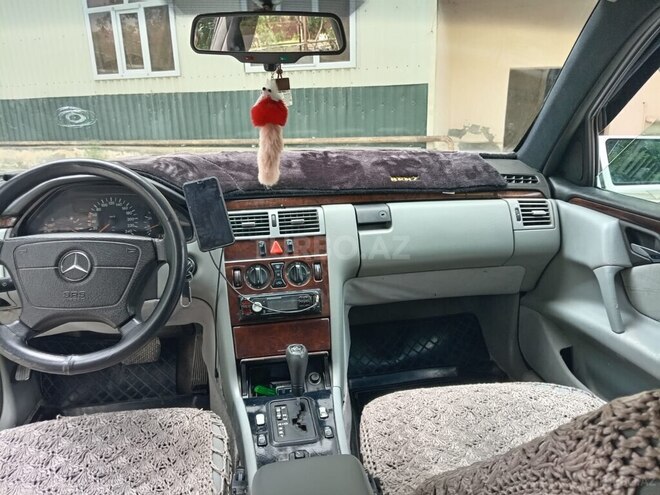 Mercedes E 230 1996, 111,111 km - 2.3 l - Sabirabad