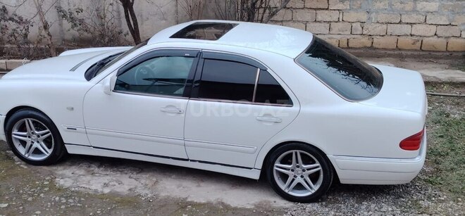 Mercedes E 230 1996, 111,111 km - 2.3 l - Sabirabad
