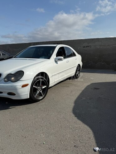 Mercedes C 240 2001, 275,000 km - 2.4 l - Sumqayıt