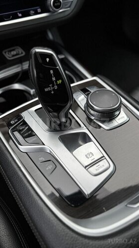 BMW 740 2017, 276,000 km - 3.0 л - Sumqayıt