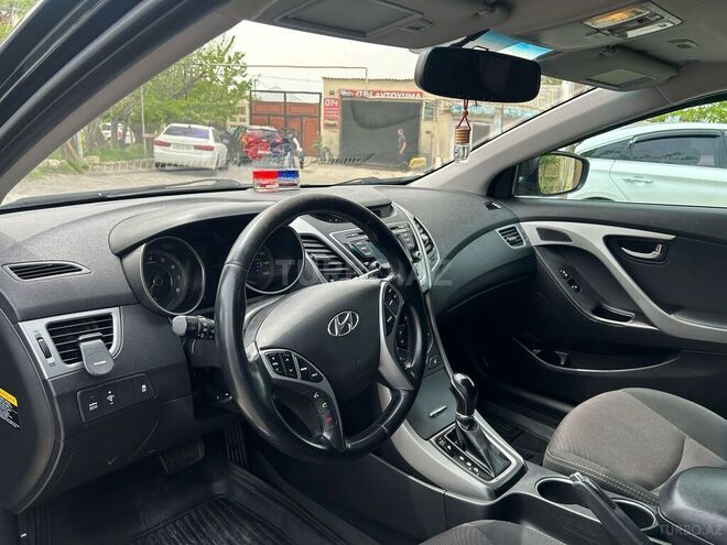 Hyundai Elantra 2015, 130,000 km - 1.8 l - Bakı