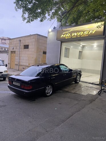 Mercedes E 240 1997, 323,000 km - 2.4 l - Bakı