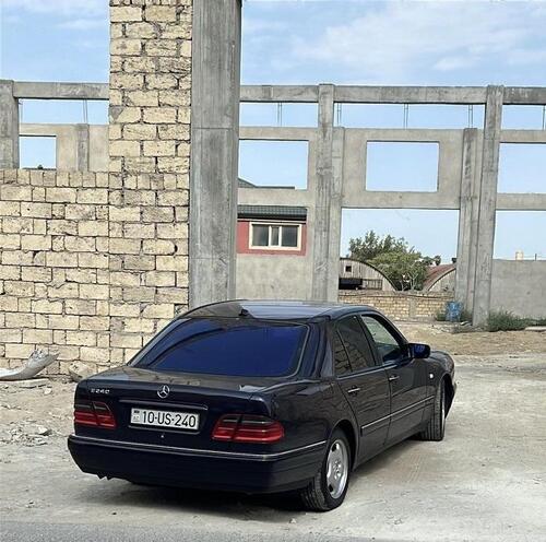 Mercedes E 240 1997, 323,000 km - 2.4 l - Bakı