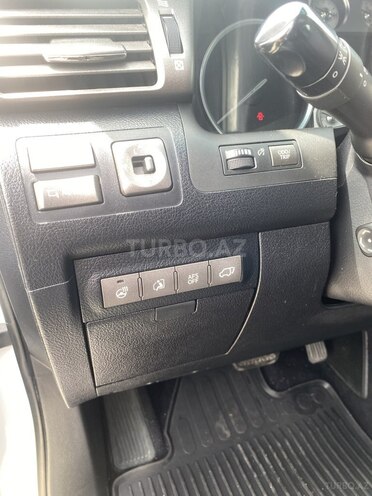 Lexus LX 570 2011, 215,000 km - 5.7 l - Bakı