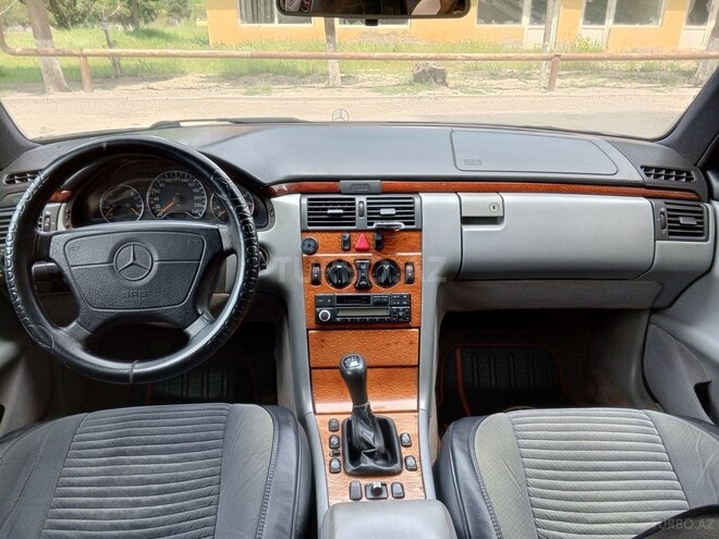 Mercedes E 200 1997, 375,000 km - 2.0 l - Sumqayıt