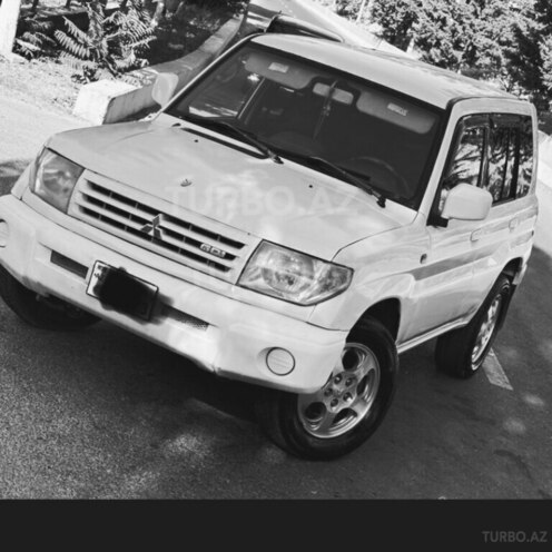 Mitsubishi Pajero io 2000, 300,000 km - 1.8 л - Bakı