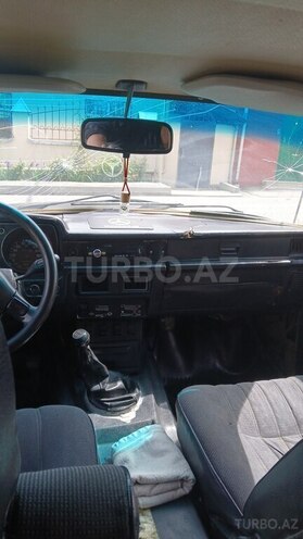 GAZ 3102 1993, 350,000 km - 2.4 l - Qusar