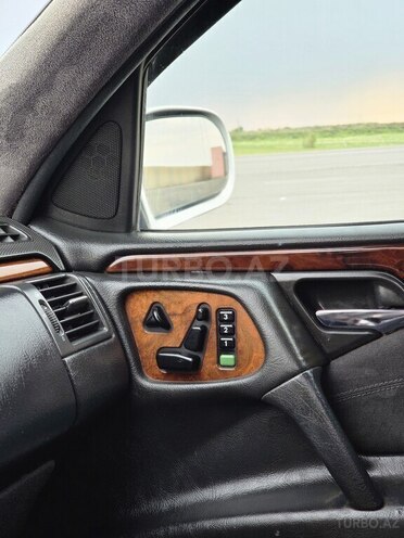 Mercedes E 220 d 1998, 500,285 km - 2.2 л - İmişli