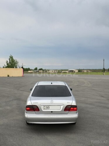 Mercedes E 220 d 1998, 500,285 km - 2.2 л - İmişli