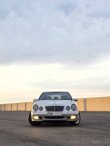 Mercedes E 220 d 1998, 500,285 km - 2.2 л - İmişli